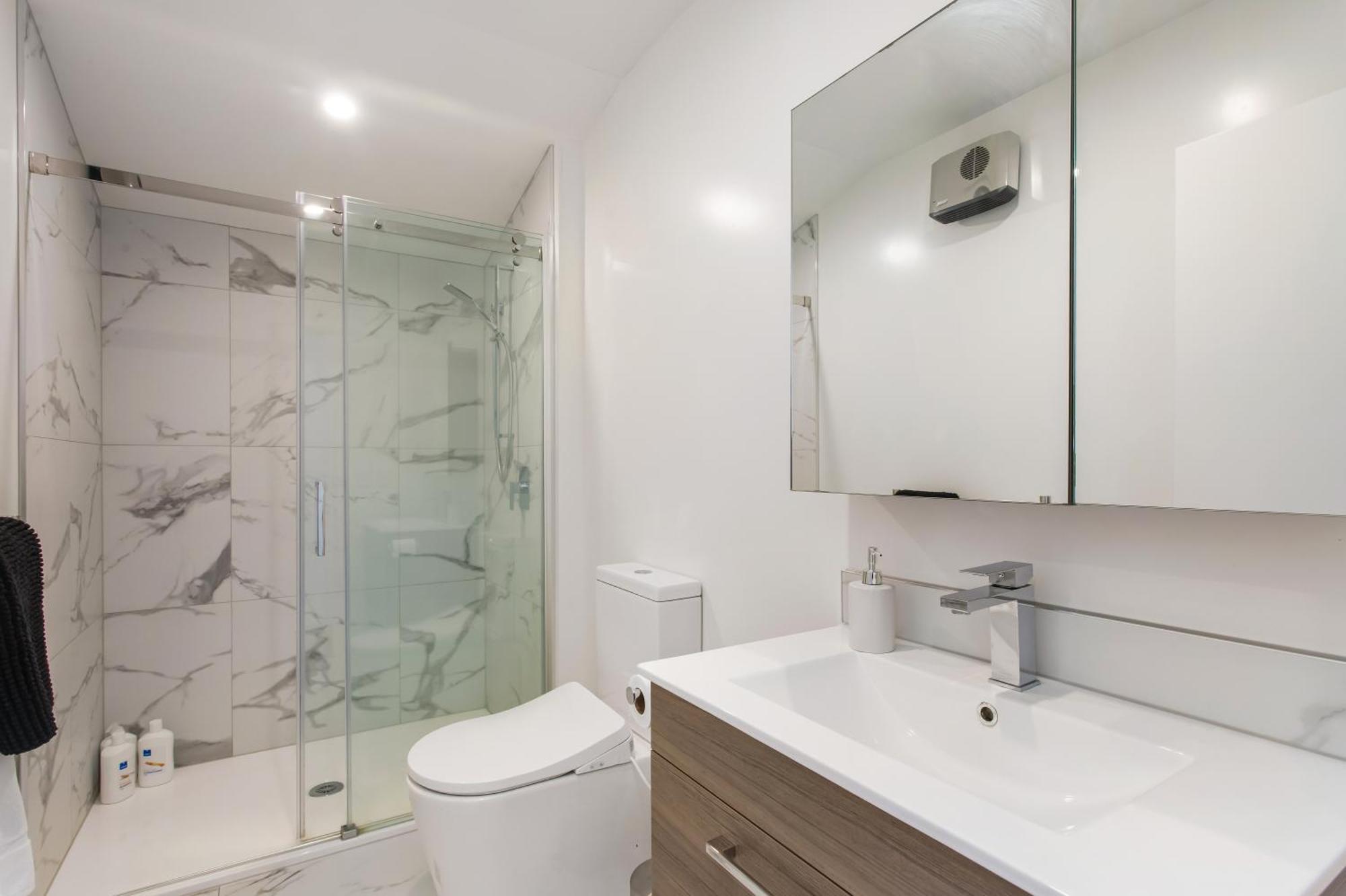 Penthouse Apartment Scenic Views-Spacious 2Br Christchurch Eksteriør bilde