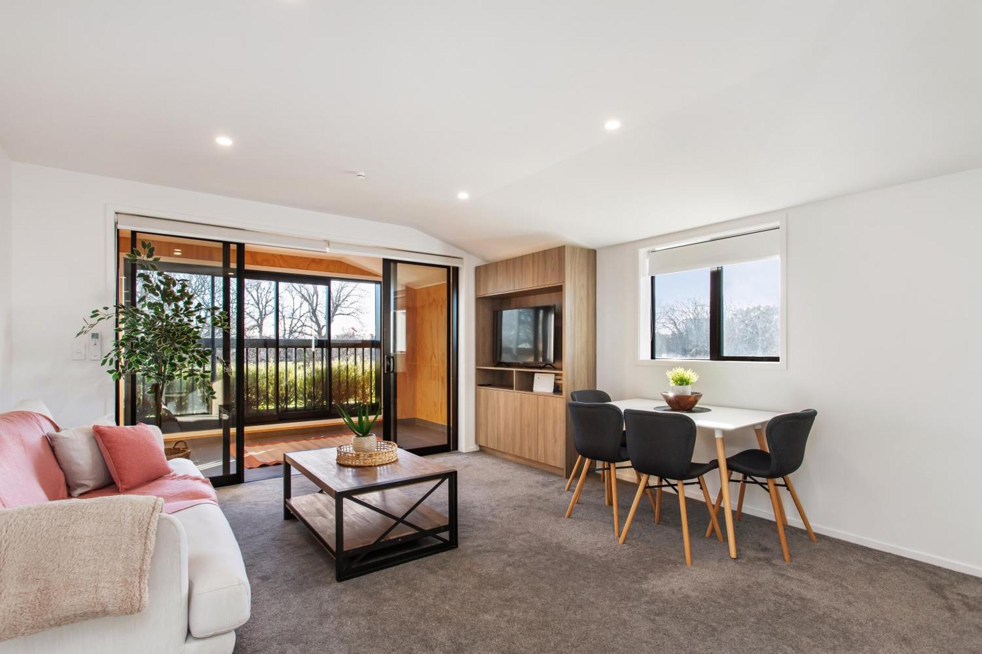 Penthouse Apartment Scenic Views-Spacious 2Br Christchurch Eksteriør bilde